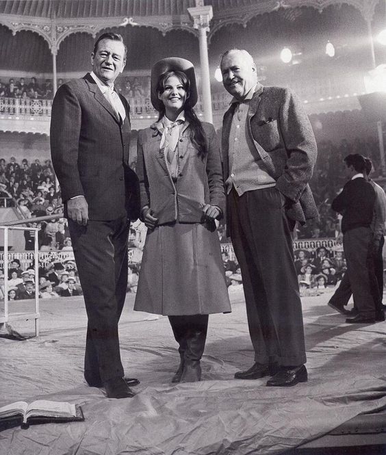 Circo Price. Claudia Cardinale y Henry Hataway (1963, durante el rodaje de El fabuloso mundo del circo.jpg