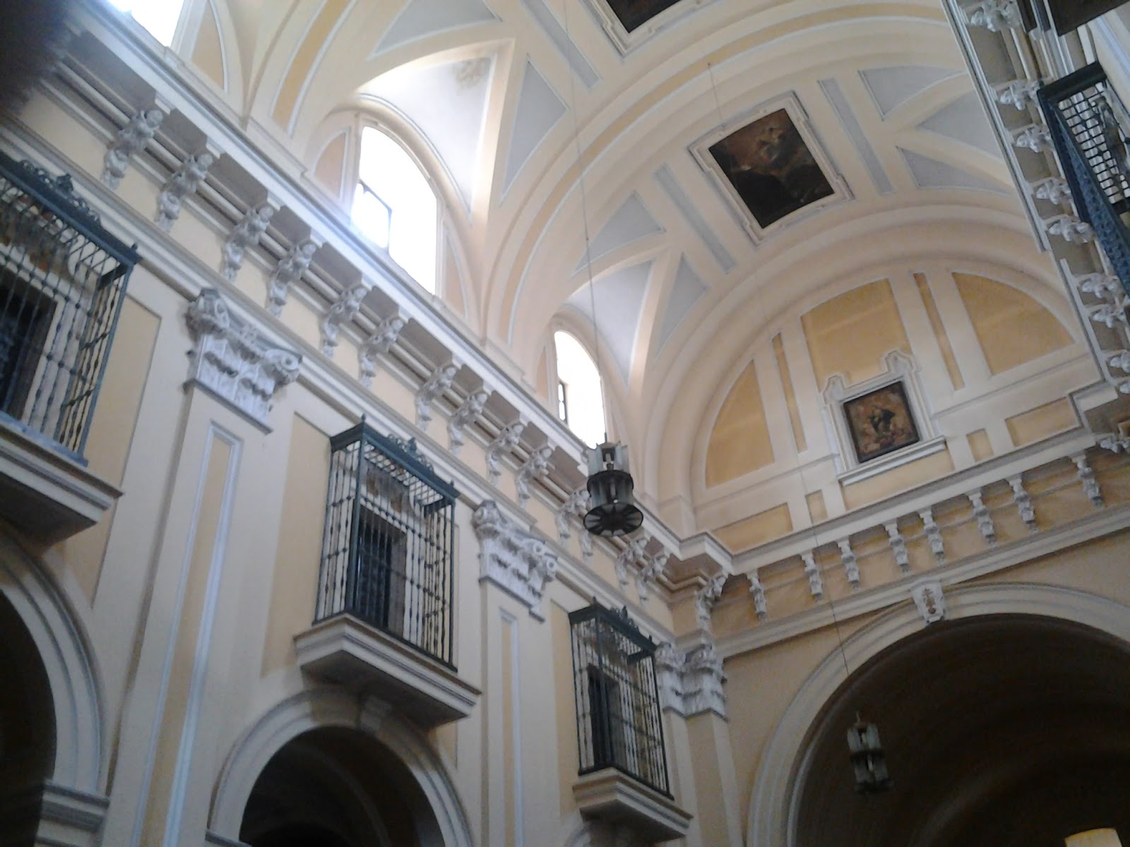 interior Montserrat.jpg