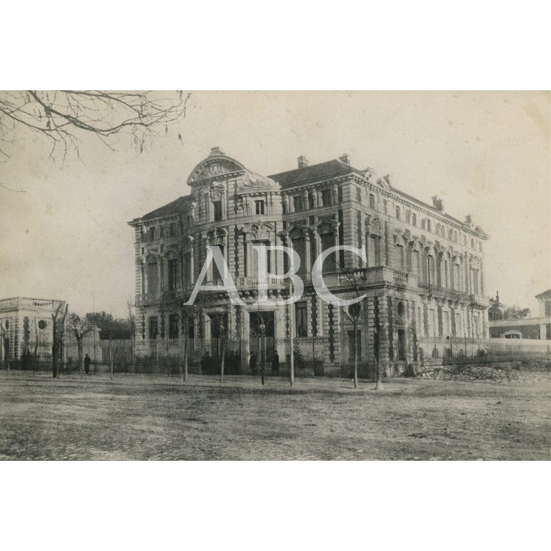 1930-palacio-de-bailen-conocido-tambien-como-palacio-de-portugalete-entre-la-puerta-de-alcala-y-la-plaza-de-cibeles