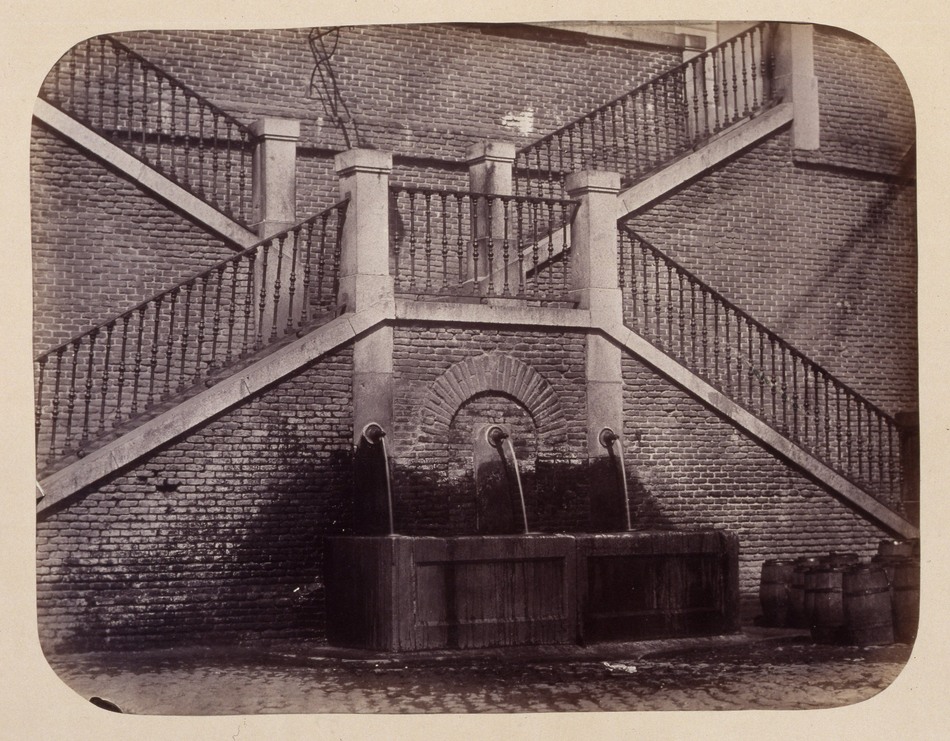 1864, Fuente vecinal en la Ribera de Curtidores.jpg