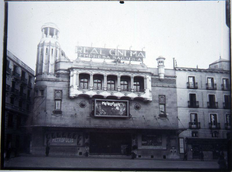 Real Cinema 6